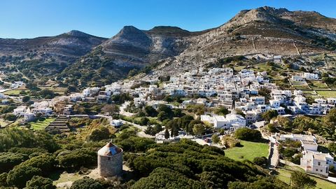 3. Apeiranthos